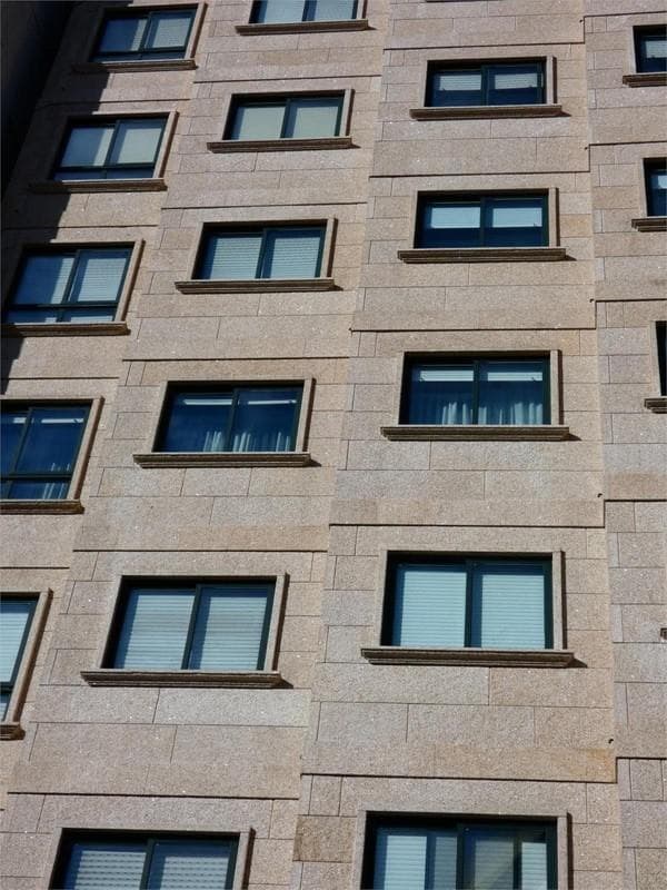 ¿Cómo se pueden limpiar las fachadas de piedra? 